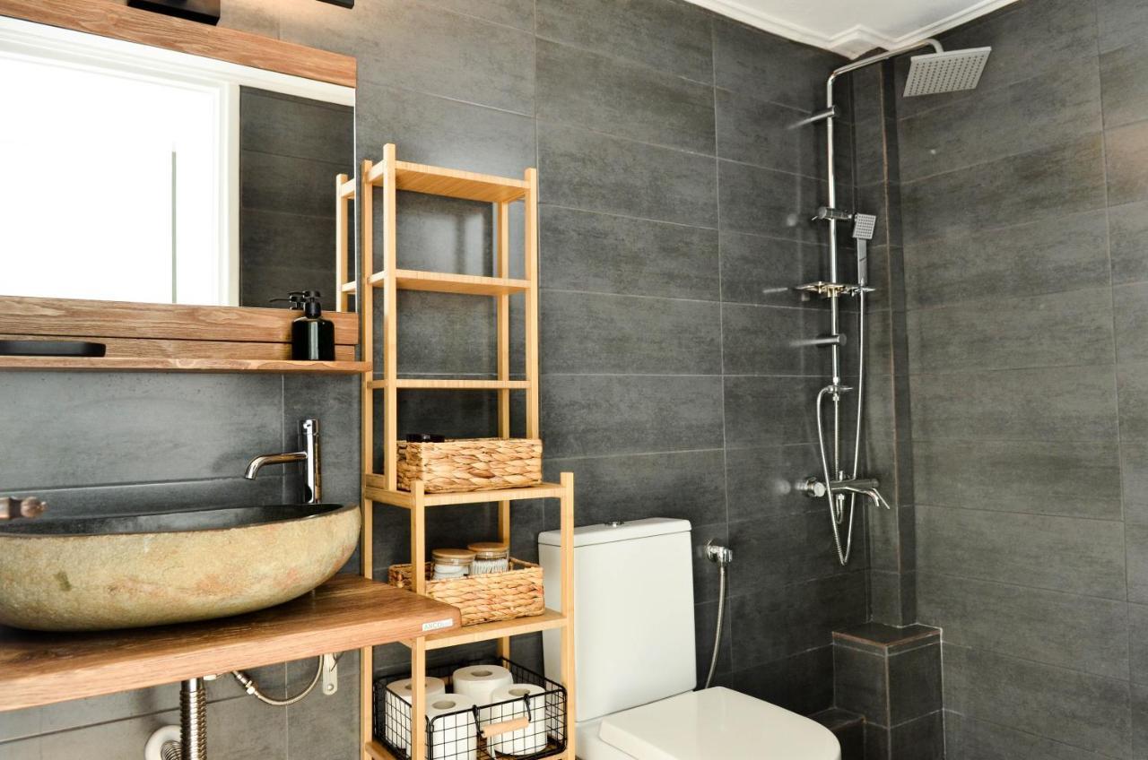 Regal Apartment *